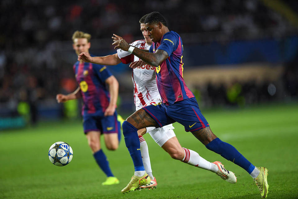 份租借到巴, 巴萨搞笑的