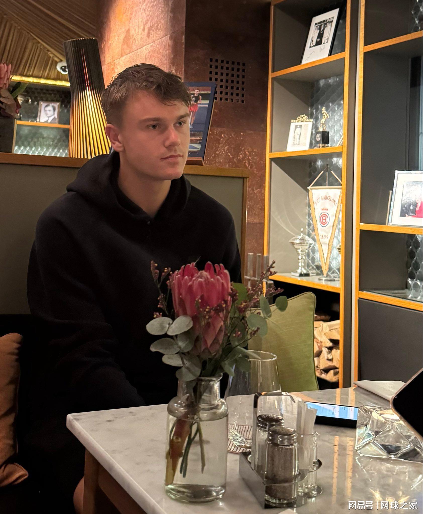 作者, 成为了他职, jpg